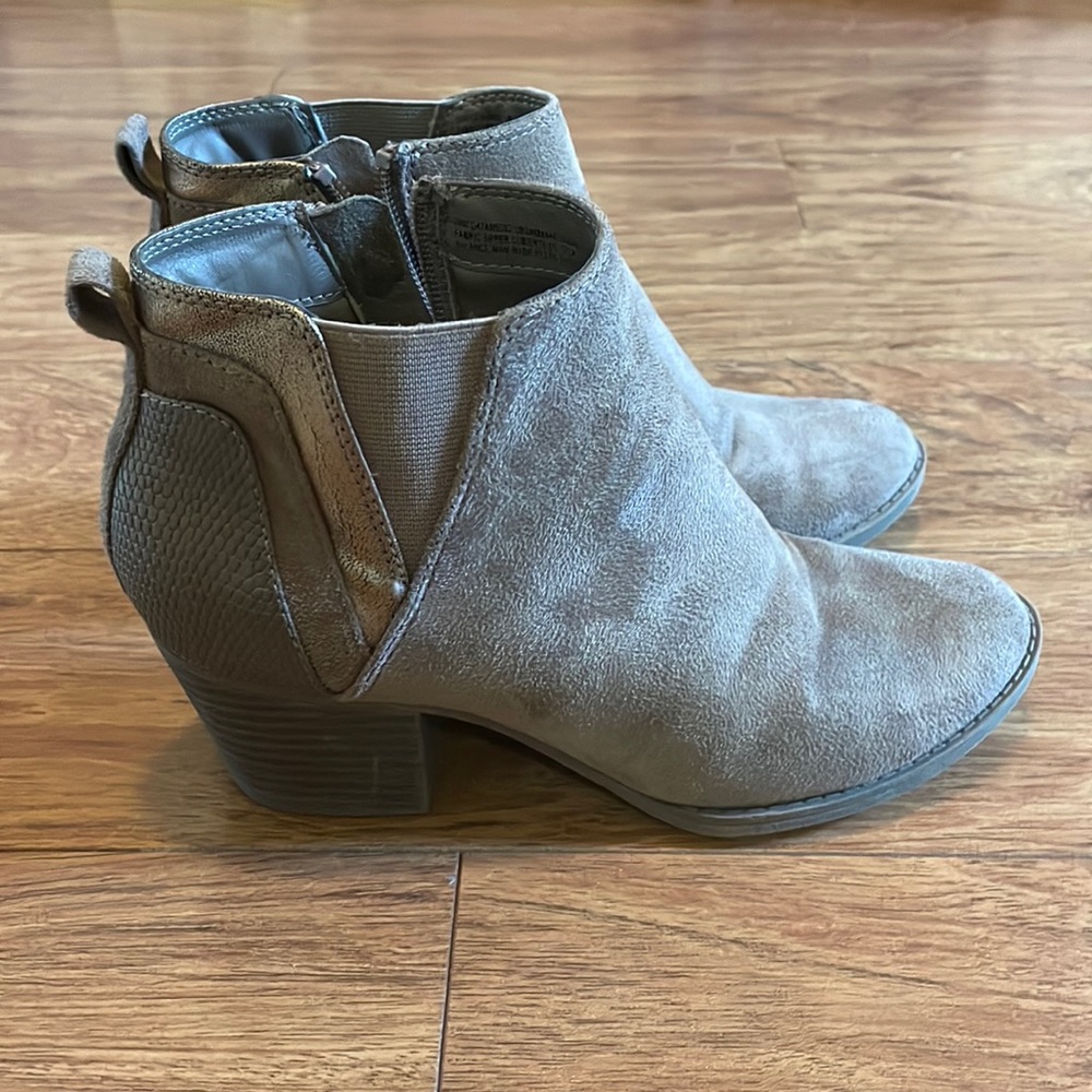 Ankle booties “Faded Glory” size 6